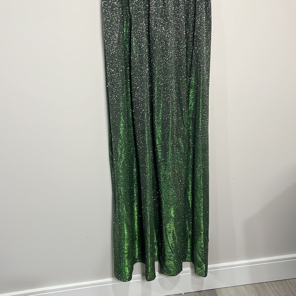 Long sparkling green dress - Picture 2 of 7